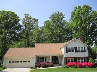 12035 Cheviot Dr, Herndon, VA 20170