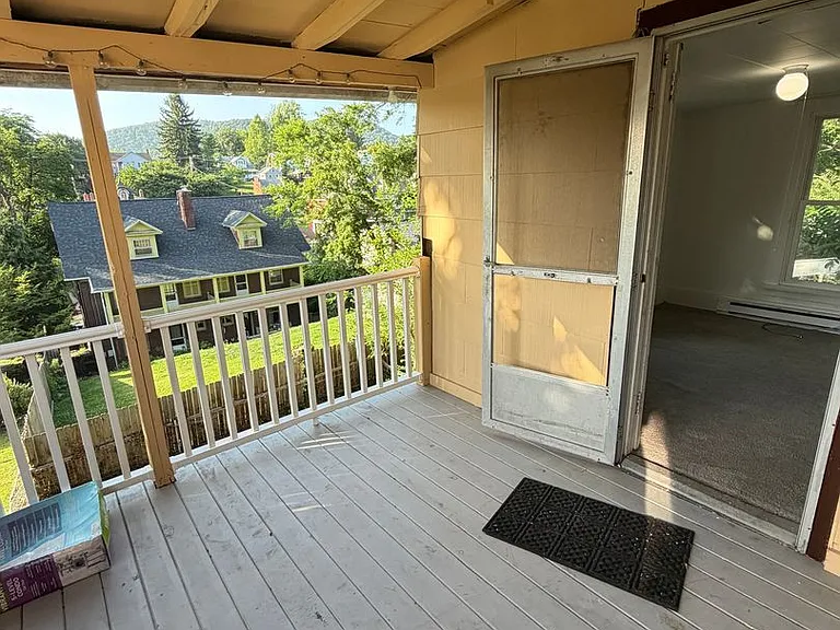 311 E Lamb St — Photo 17
