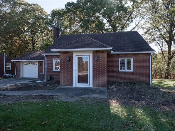 5209 Glenwall Dr, Aliquippa, PA 15001