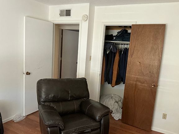4th image of 6216 Vista Montano St NW