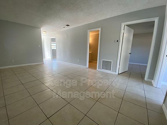 5th image of 3210 Louisiana Ave Unit 3