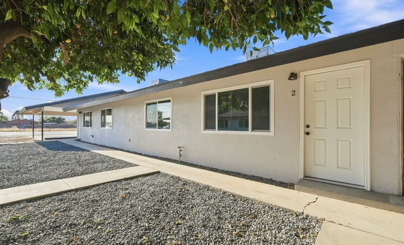 2 bed, 825 sqft, $1,400 — Photo 1