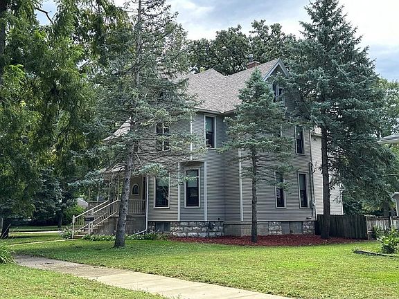 4th image of 406 Ferguson St