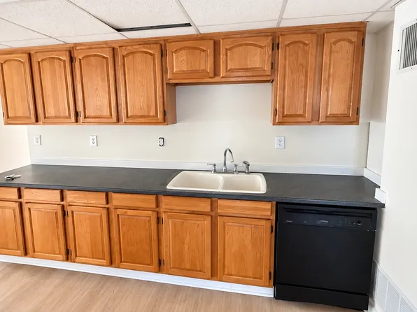 16 Waltham St #16B, Maynard, MA 01754