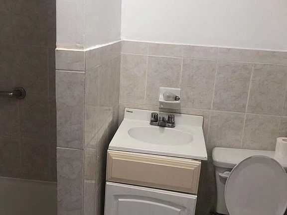 3rd image of 7427 87th Ave Floor 2