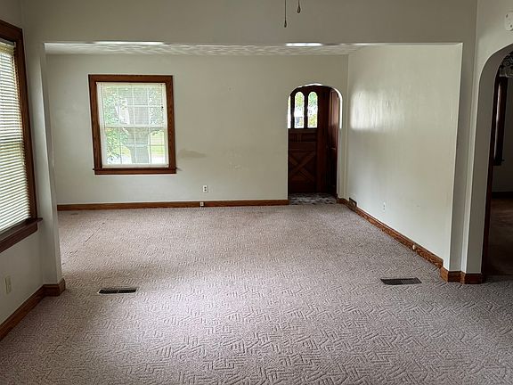 3rd image of 2402 30th St