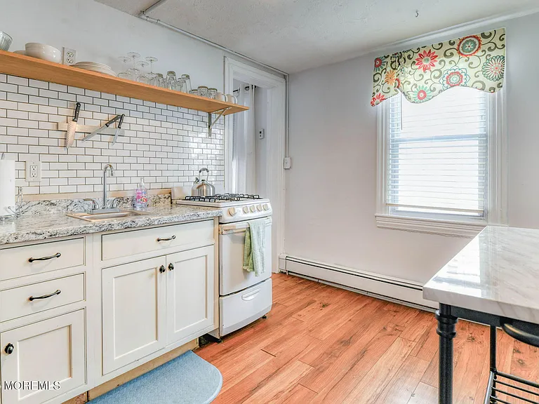 19 Webb Ave #1W — Photo 9
