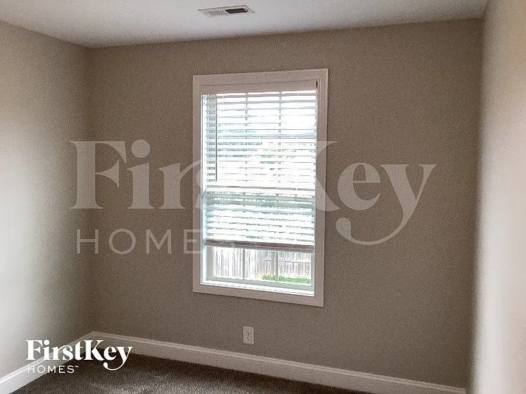 1487 Coronado Dr — Photo 8