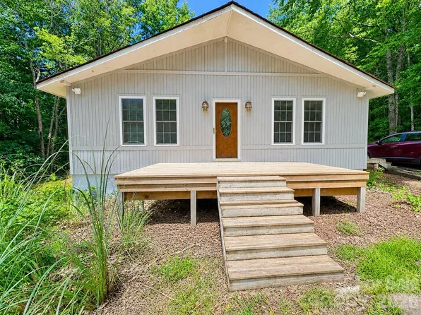 625 Stillwater Ct, Clover, SC 29710