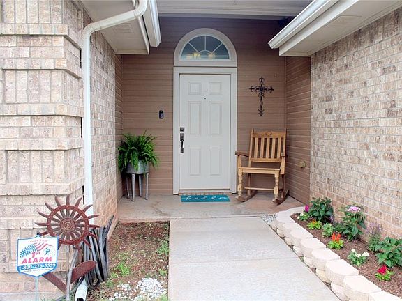 2nd image of 25 Woodcock Cir