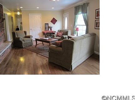 5th image of 326 Dogwood Dr