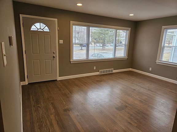 3rd image of 10742 Saint Cosmas Ln