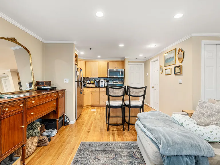 15 Henley St #A — Photo 15