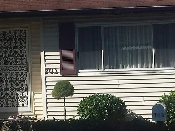 2nd image of 703 Evergreen Blvd