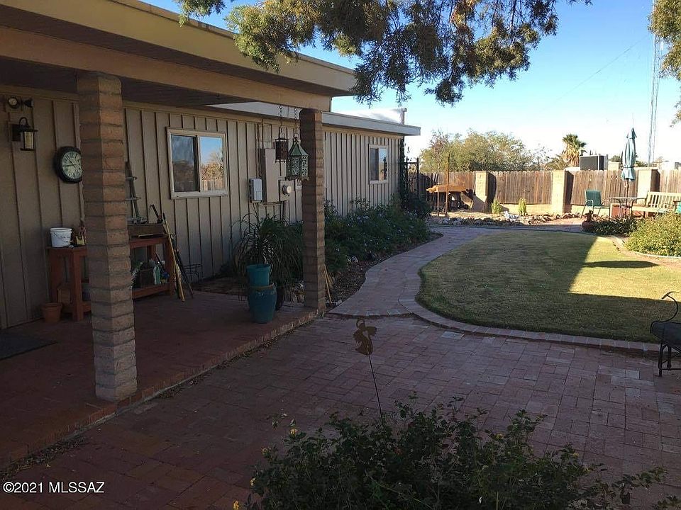 2nd image of 3216 S Winona Cir