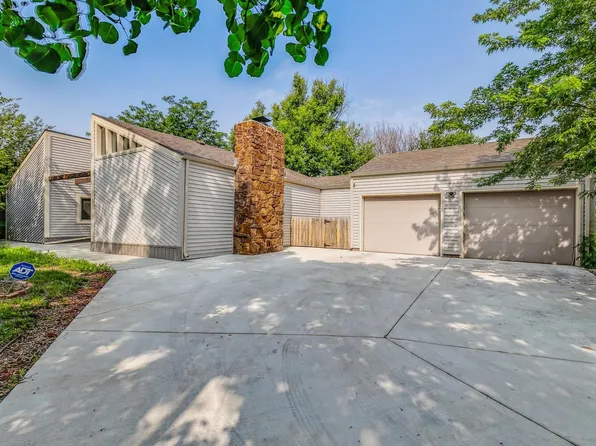 6915 E Rushwood Cir, Wichita, KS 67226