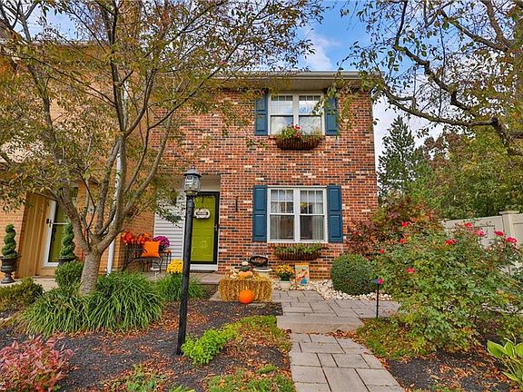 2nd image of 7655 Aster Cir