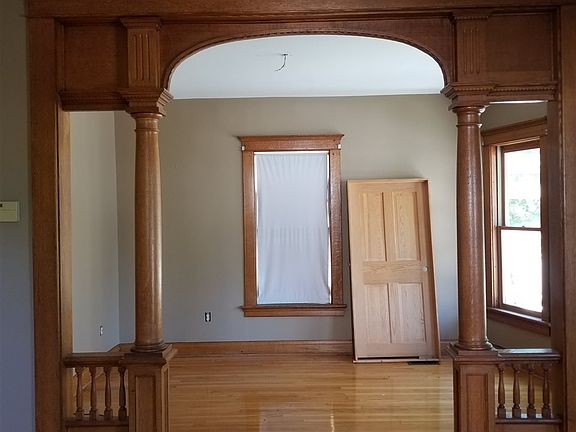 3rd image of 317 Lafayette St