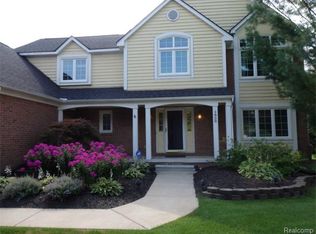 2458 Mayfair Dr, White Lake, MI