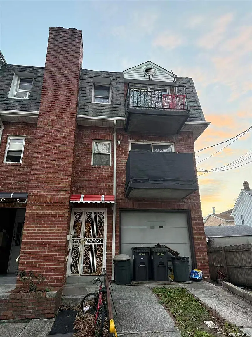 4512 Robinson Street photo 1