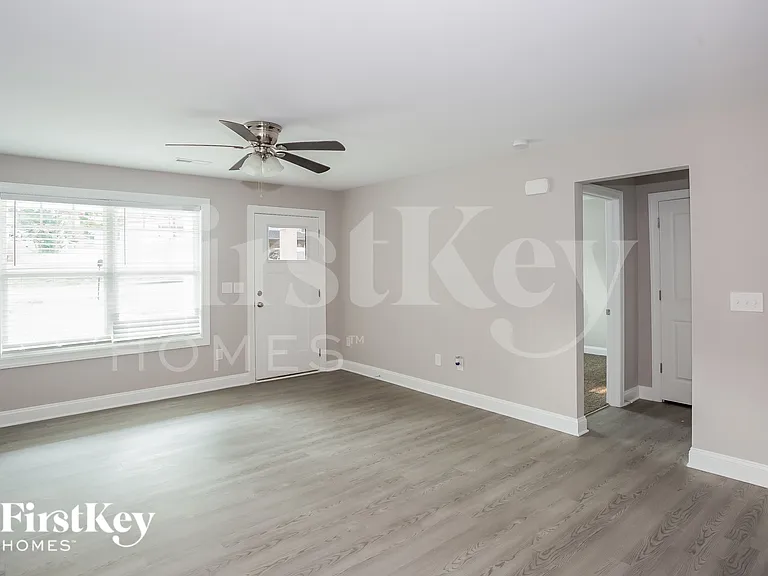 1009 W A St — Photo 4