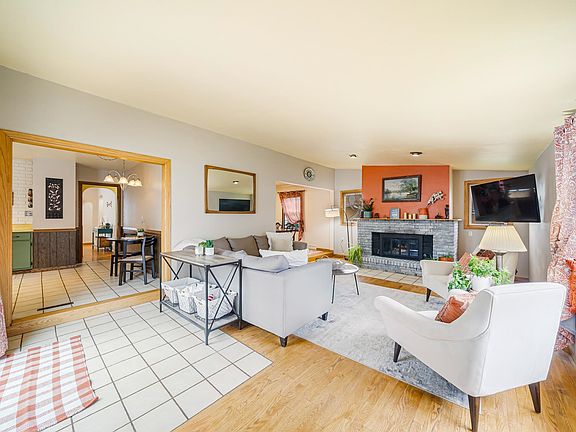 3rd image of 1303 Faust Ave