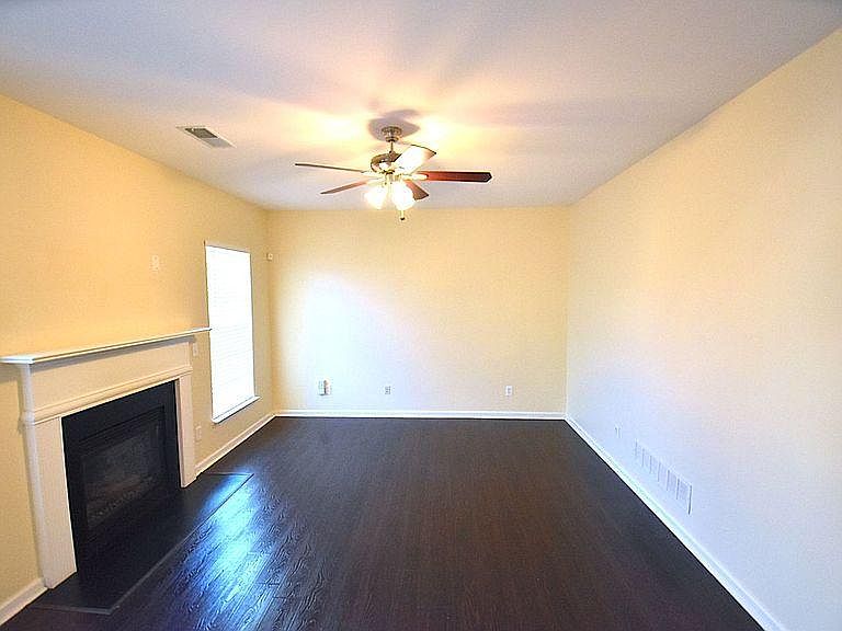 2nd image of 4990 Calgary Dr