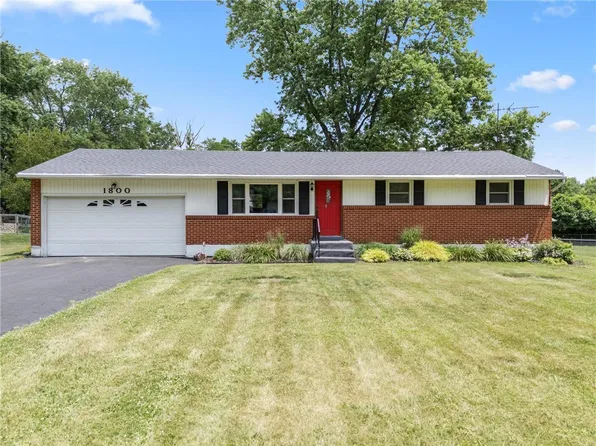 1800 Yalta Dr, Dayton, OH 45432