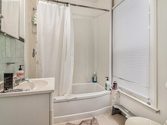 5th image of 1014 Granger Ave APT 2