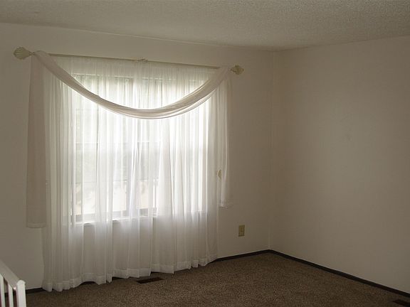 2nd image of 2419 SE Madison St
