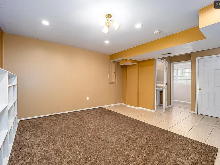 423 Flower Dr — Photo 17