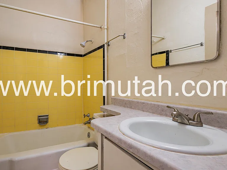 368 S University St — Photo 7
