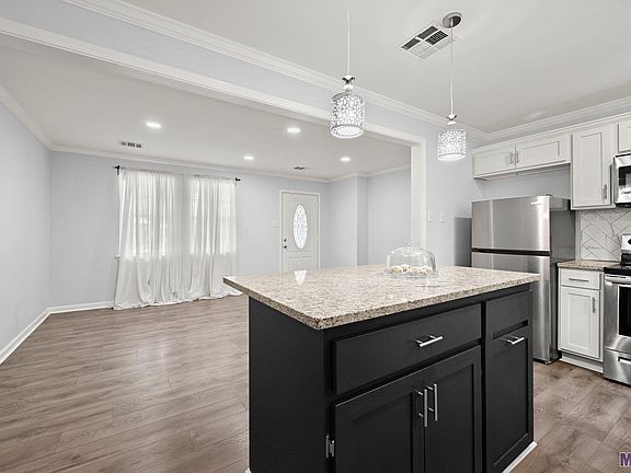 4th image of 9441 Huntington Ave