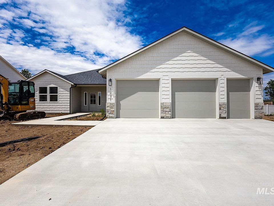 1st image of 1071 W Afton Pl