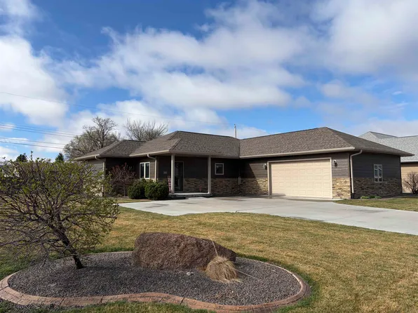 3304 Bush Ct, North Platte, NE 69101