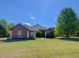 2000 Wagon Trail Blvd, Harrah, OK 73045