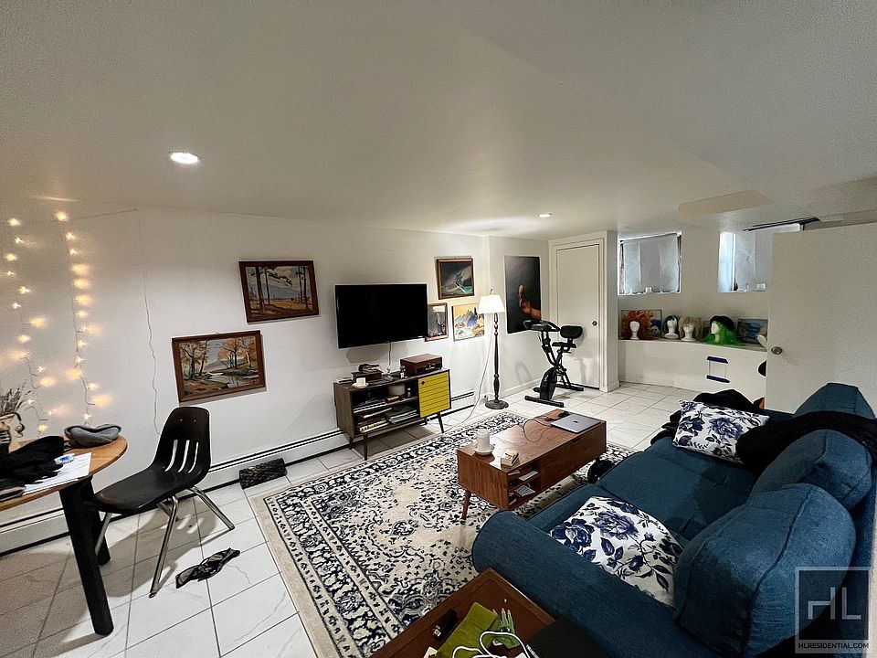 1st image of 136 Moffat St #B