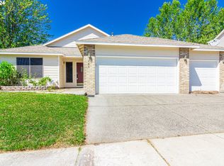 105 NE 11th St, Hermiston, OR 97838