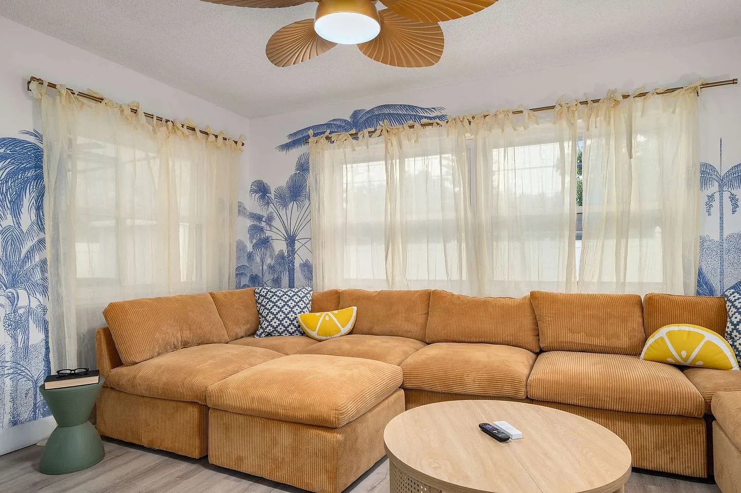 4 bed, 2.0 bath, 1819 sqft, $10,066 — Photo 3
