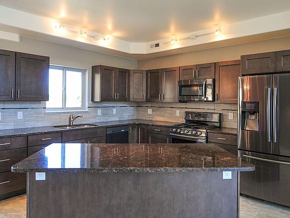 3rd image of 923 Millerdale Heights Dr