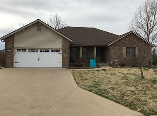 136 Black Oak Dr, Carl Junction, MO 64834