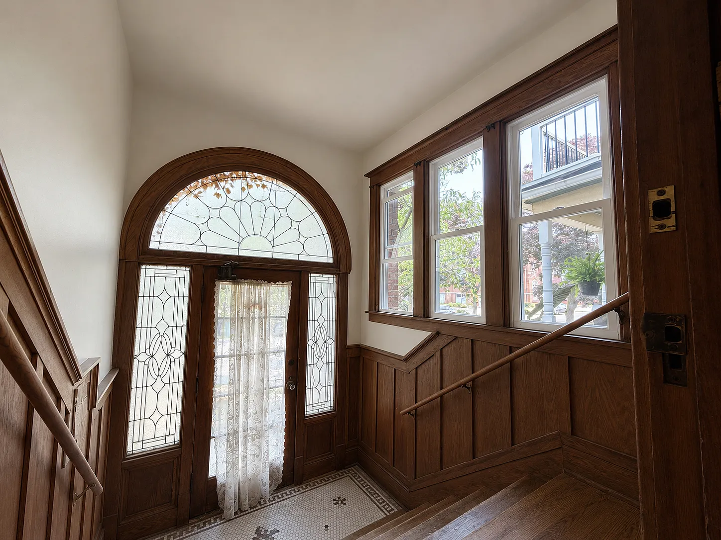 3 bed, 1200 sqft, $1,750 — Photo 1
