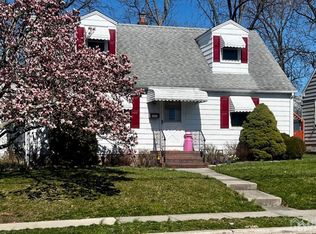 52 Grand Ave, Iselin, NJ 08830