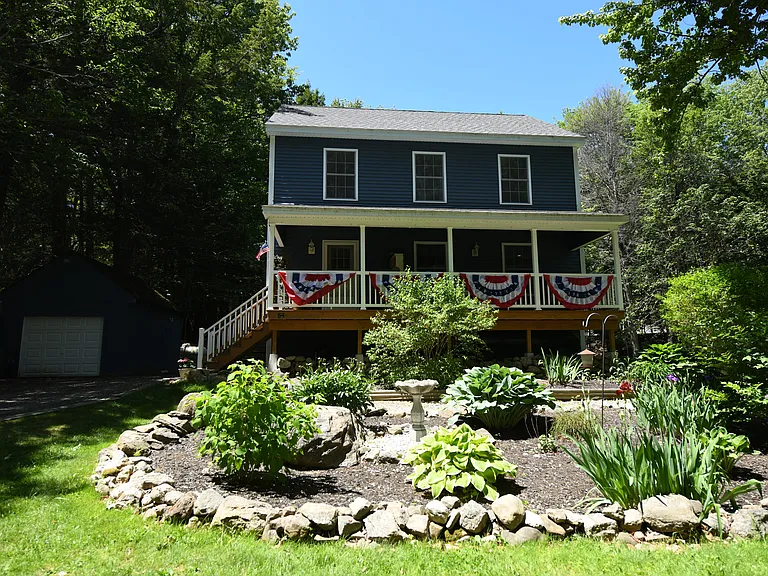 54 Lakeside Dr — Photo 2