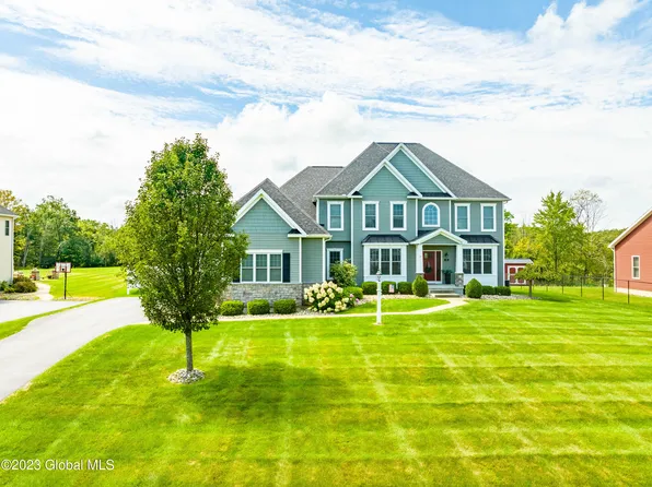 35 Charterpoint Road, Watervliet, NY 12189