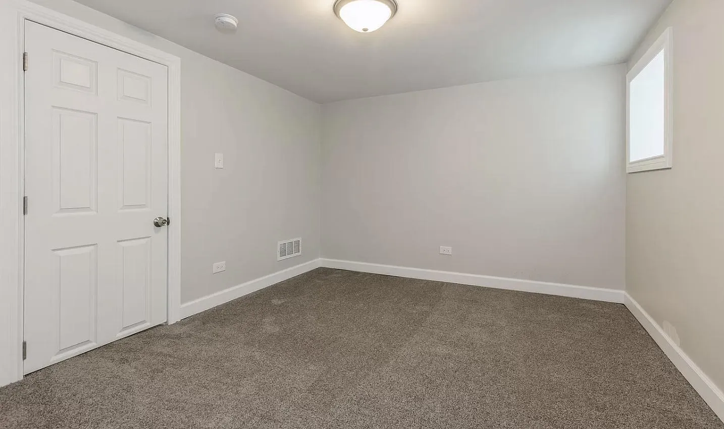 4342 W Augusta Blvd — Photo 2