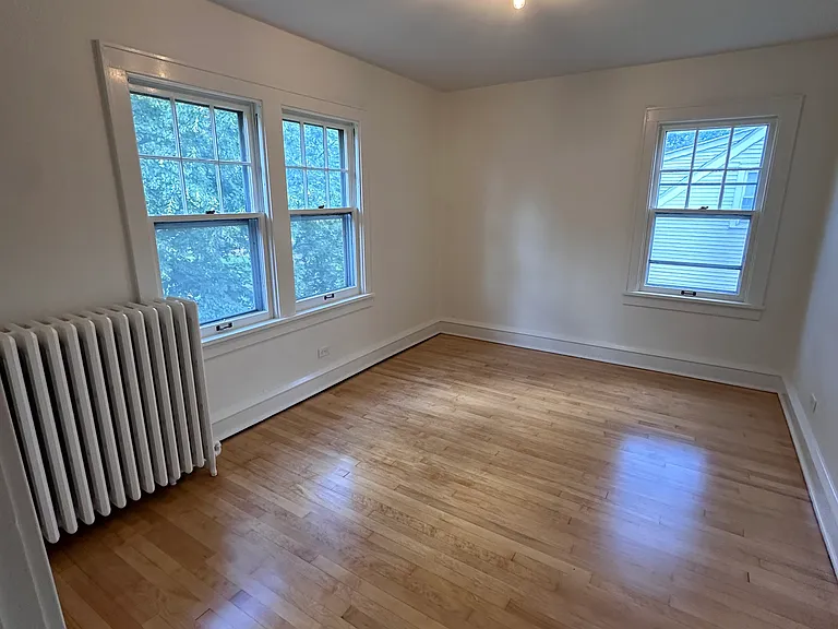 321 Roosevelt Ave — Photo 10