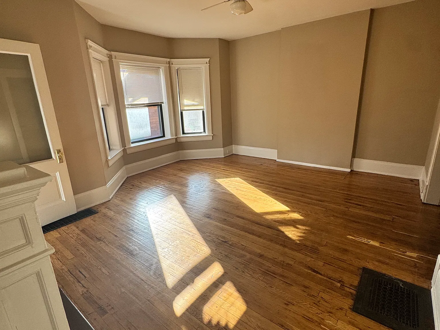 3 bed, 1500 sqft, $1,600 — Photo 4