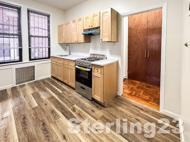22-60 27th St #1A — Photo 2