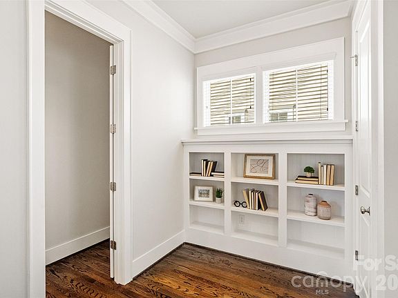 5th image of 749 Waterscape Ct